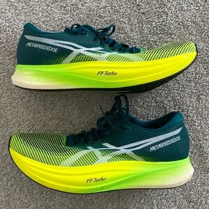 ASICS Metaspeed Edge+